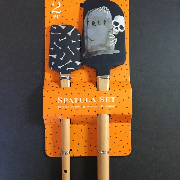 2 Halloween Tombstone Skeleton Silicone Spatulas - Picture 3 of 6